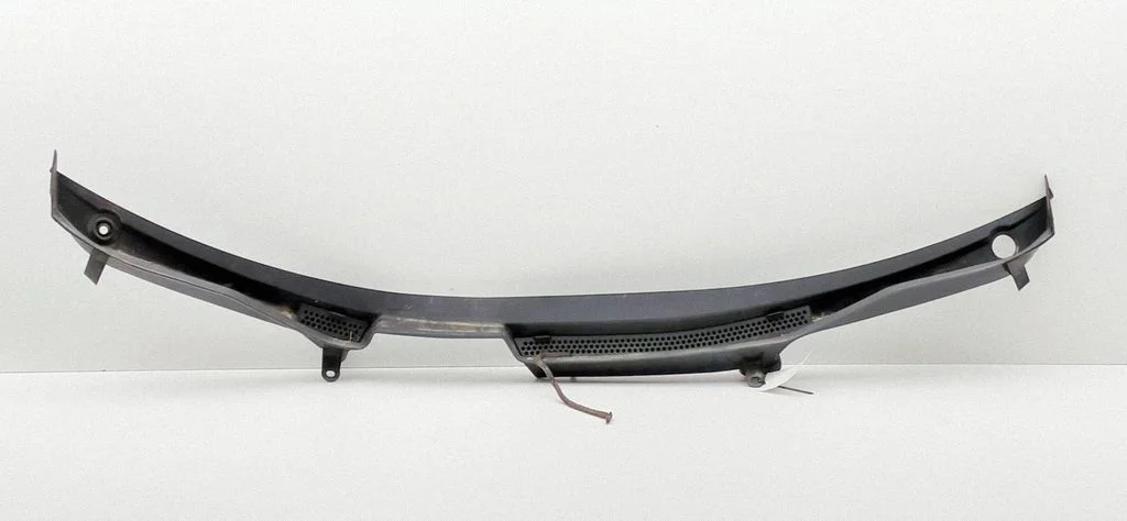 Wiper trim 1Y3819401