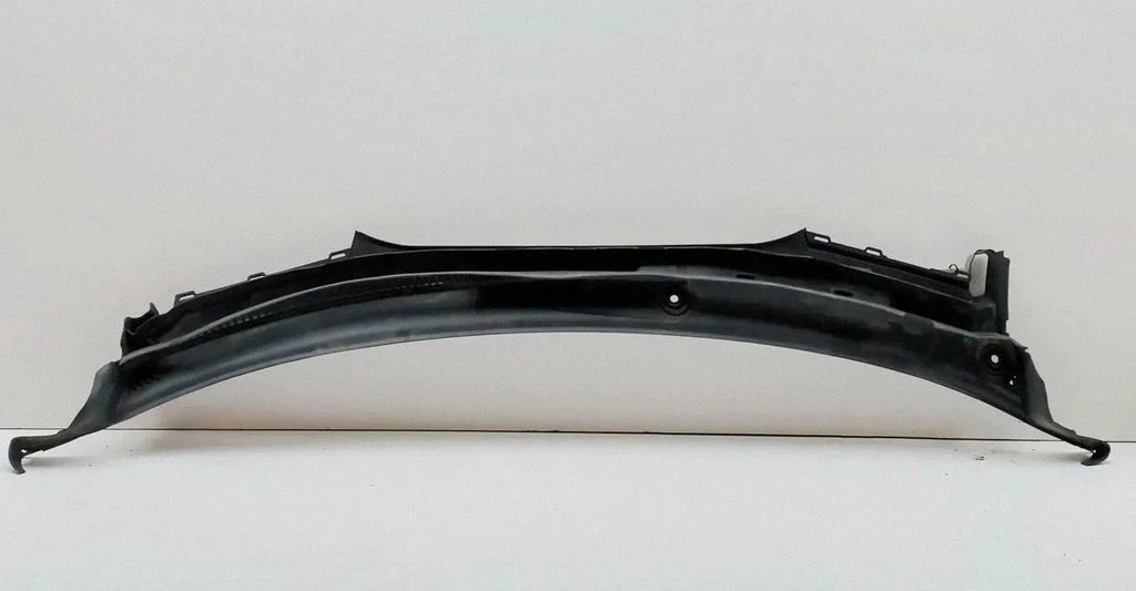 Wiper trim 7434880