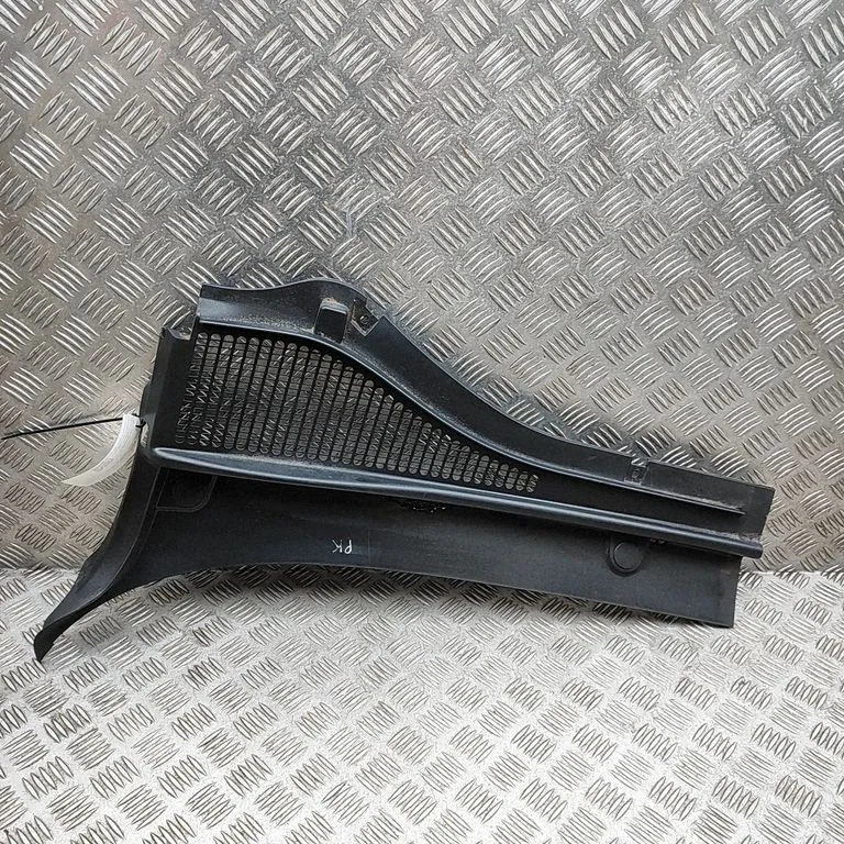 Wiper trim 3V0819415A
