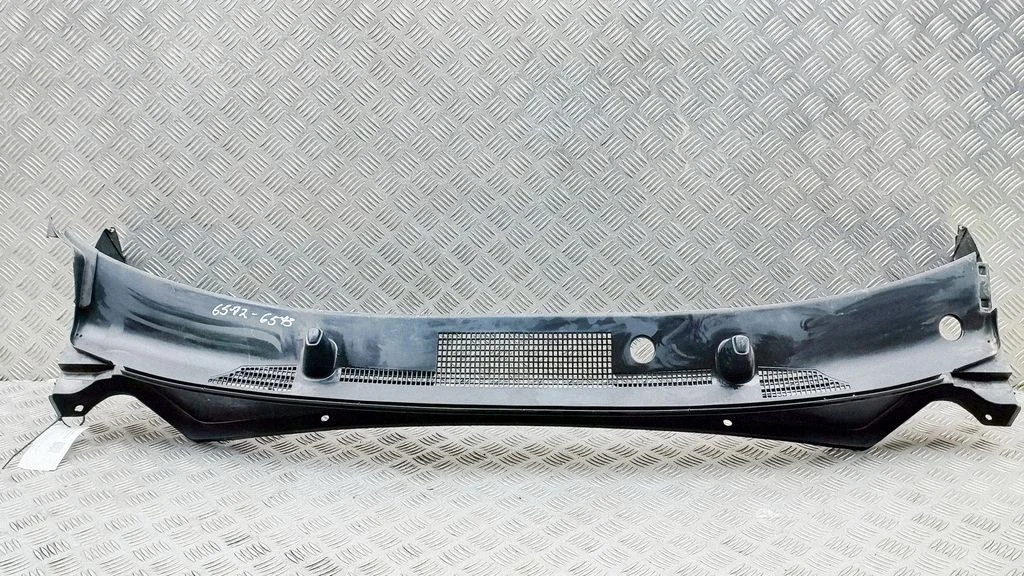 Wiper trim 86151R2000