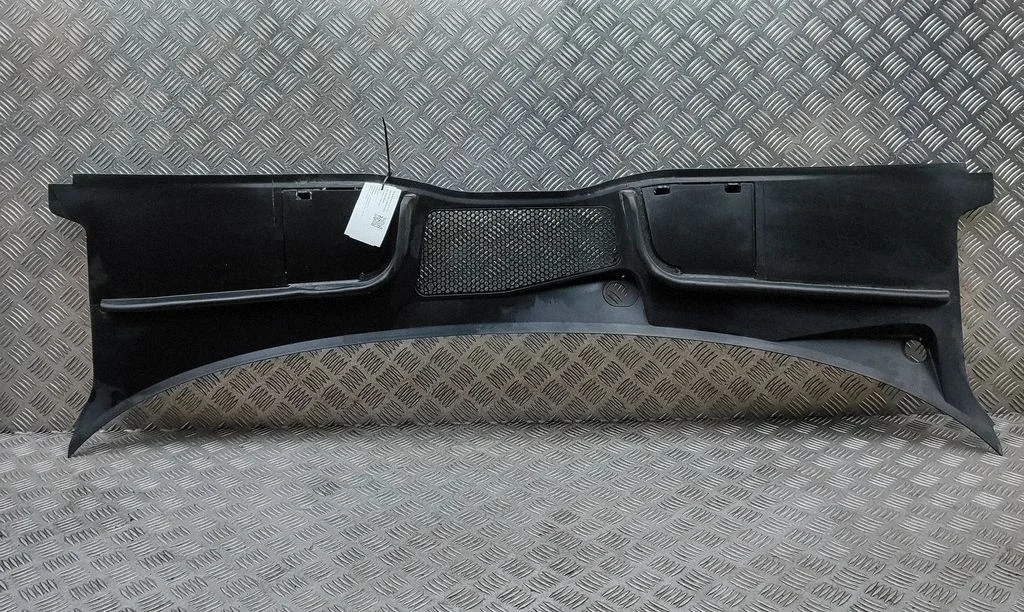 Wiper trim 8W2819403