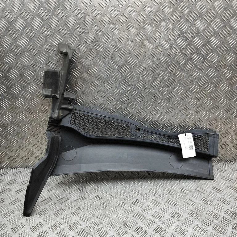 Podszybie (osłona wycieraczek) 9824416280