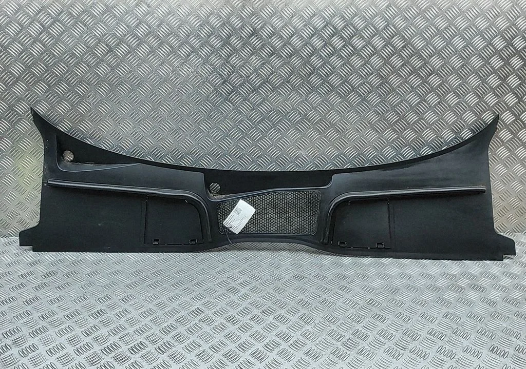 Wiper trim 8W2819403