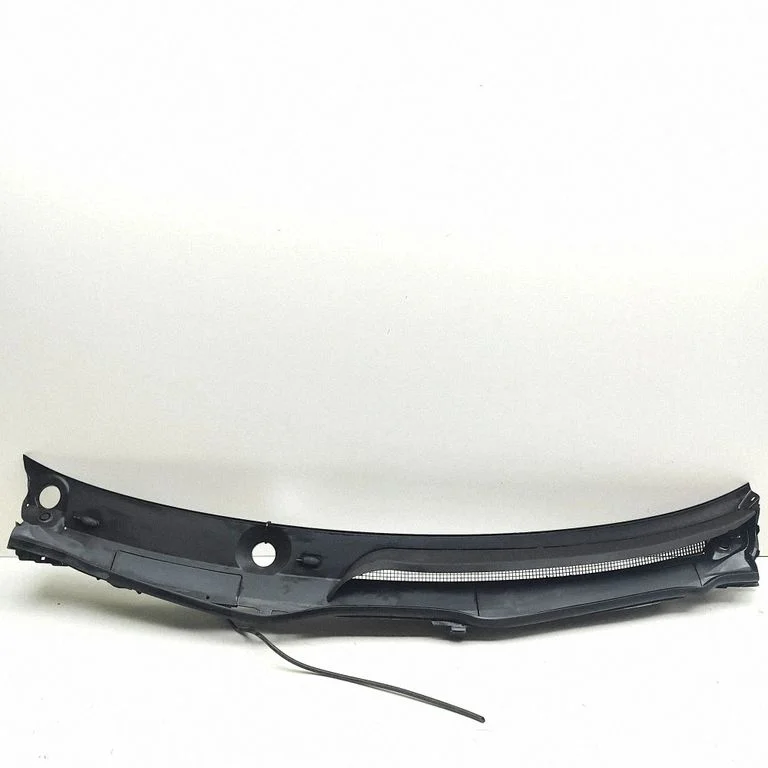 Wiper trim 668206UA0A