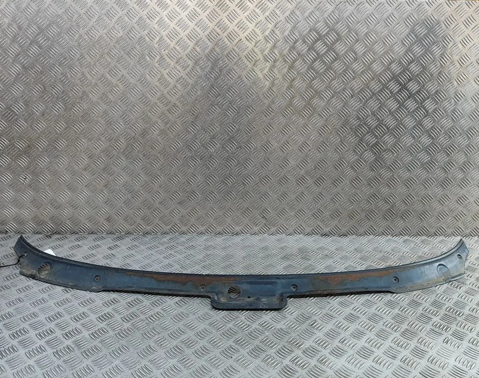 Wiper trim MB645200