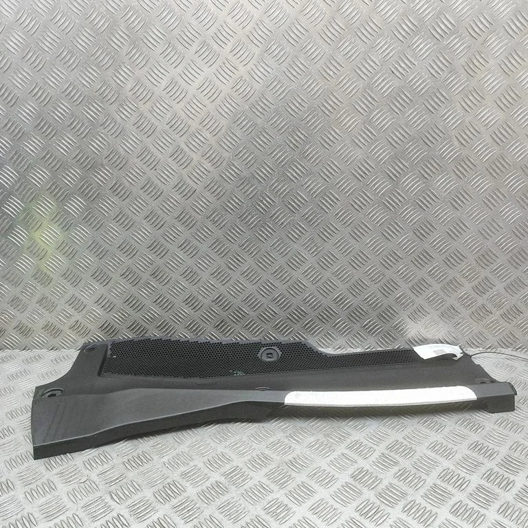 Wiper trim K8D2021B57AF