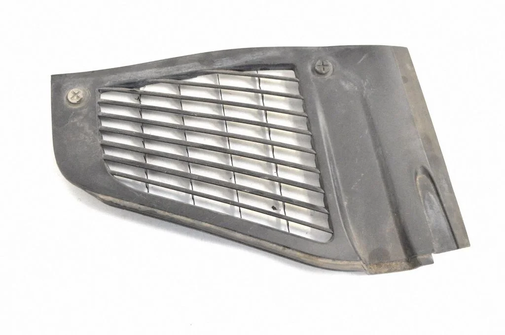 Slotiņu apdare 7L5819730B