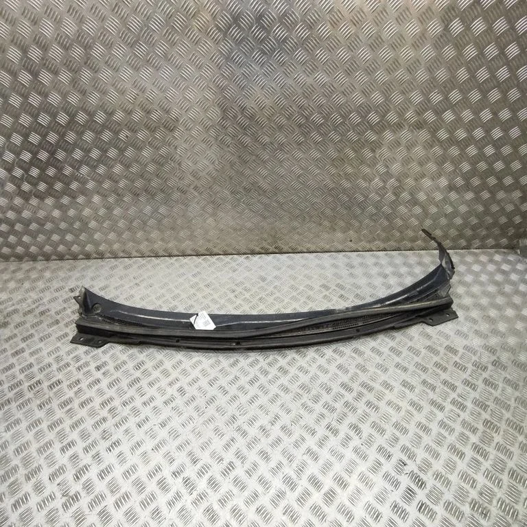 Slotiņu apdare 7405A057