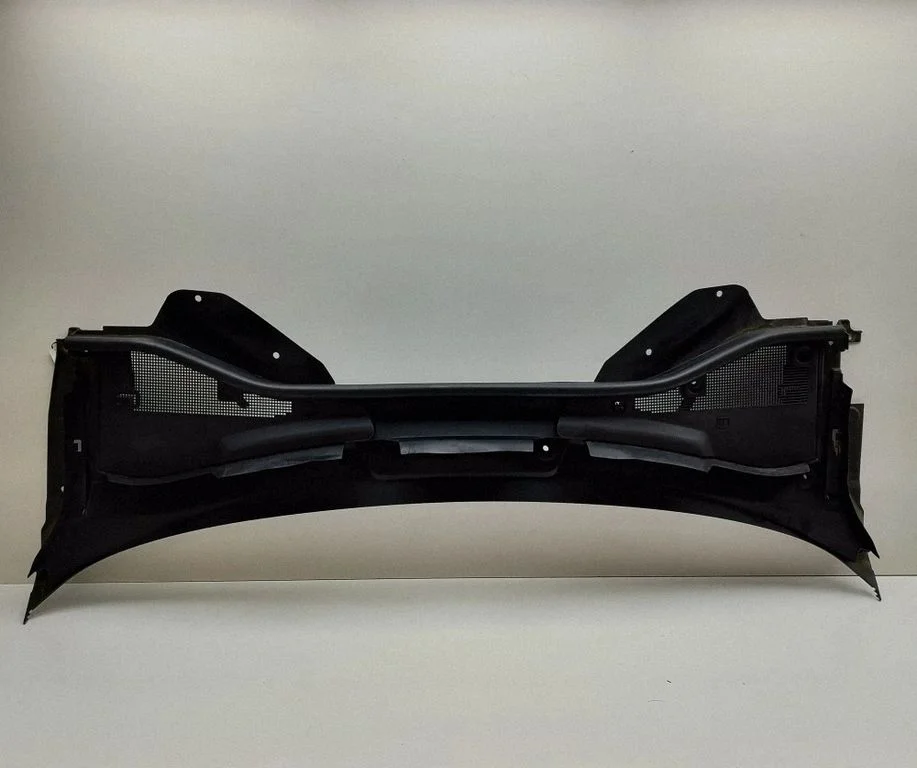 Wiper trim M8E24105AG