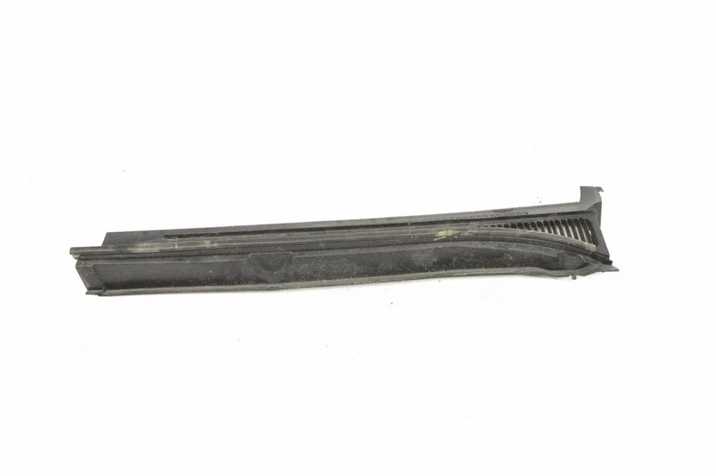 Wiper trim 7731165J1