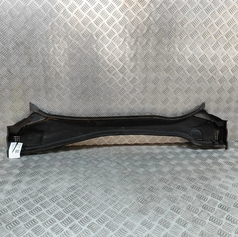 Podszybie (osłona wycieraczek) 7453940