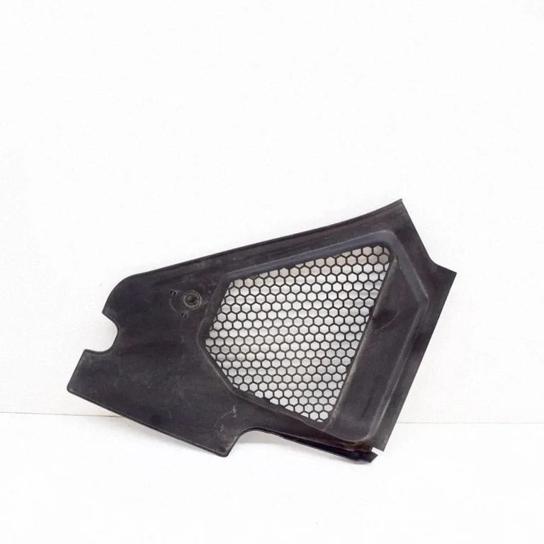 Wiper trim 7427850