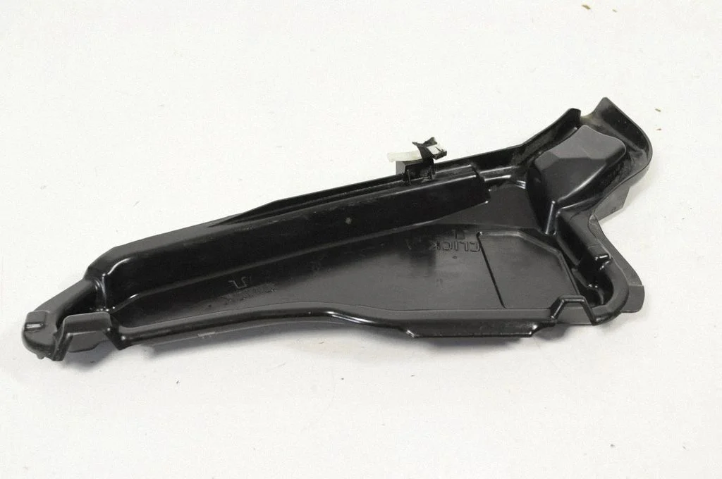 Podszybie (osłona wycieraczek) – BMW Series 4 M4 F82 F83 (2014-2020)