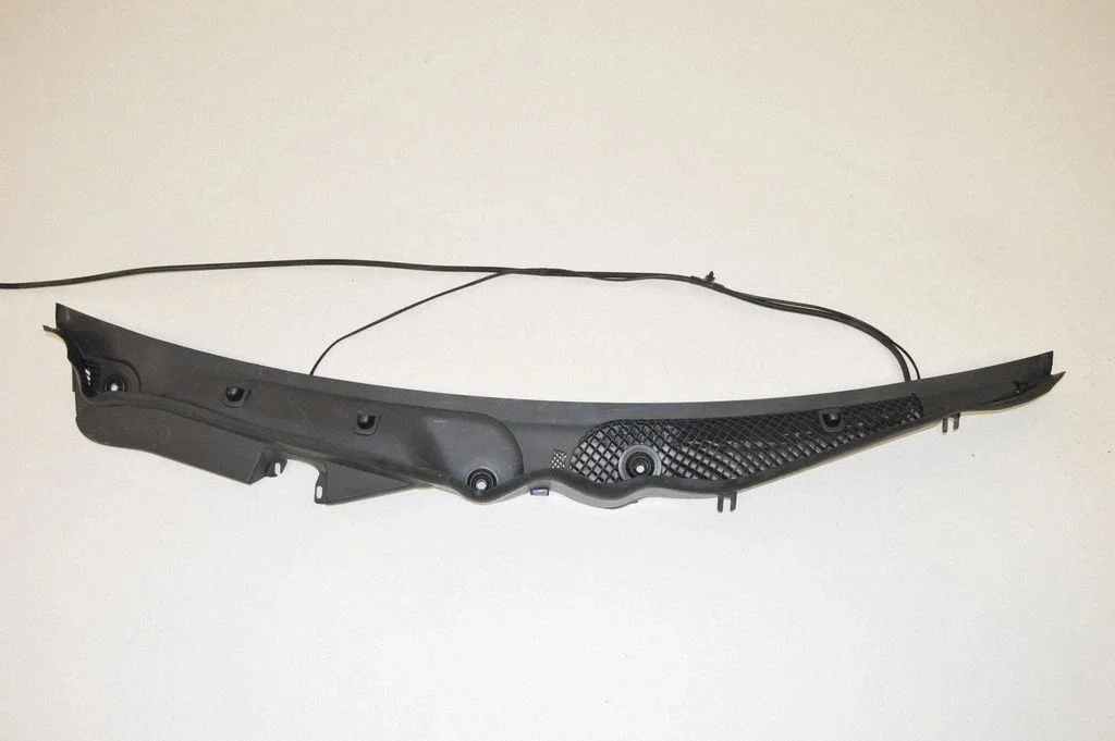 Wiper trim – Mercedes-Benz CLS-Class C218 X218 (2011-2017)