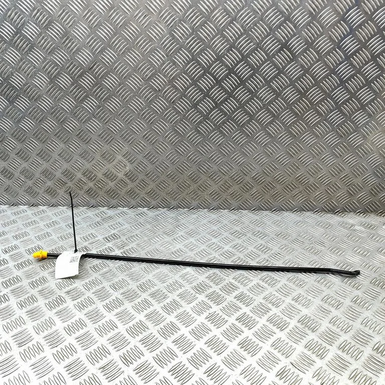 Motora pārsega balsta kātiņš SC2EM8402940