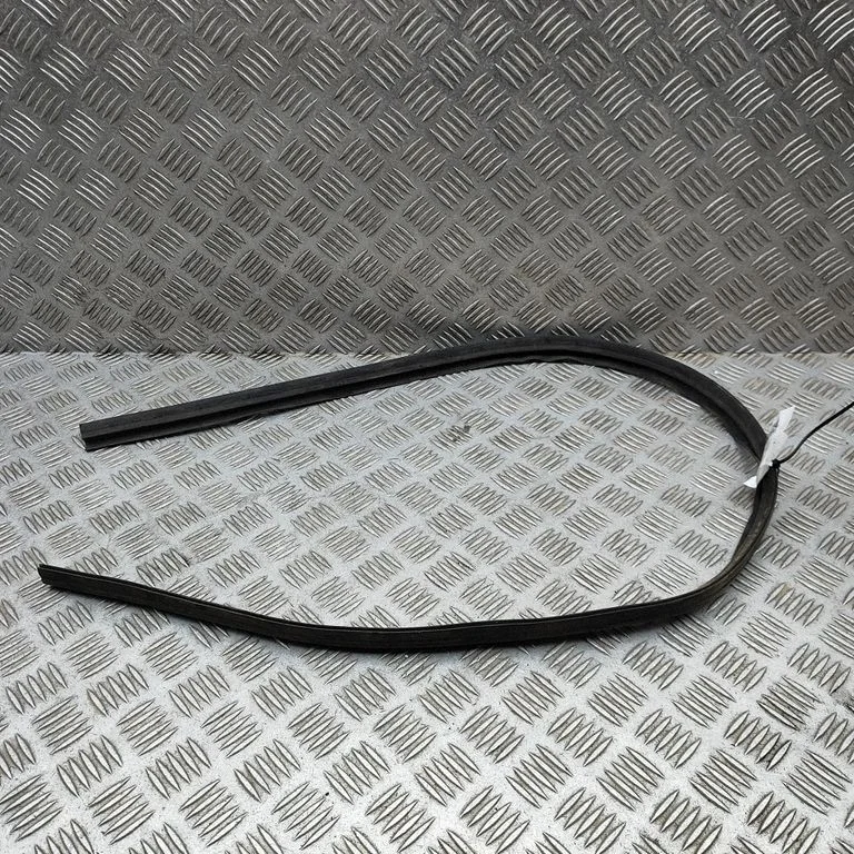 Motora nodalījuma gumija 658228303R