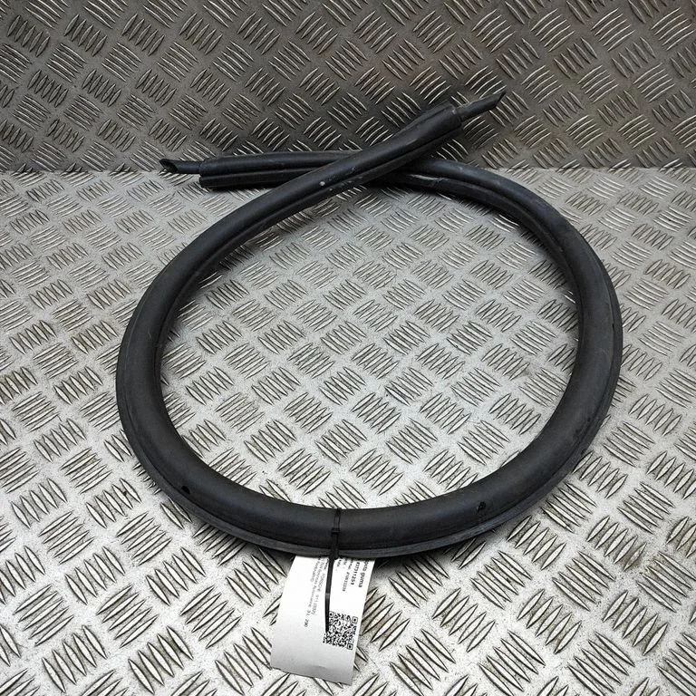 Mootoriruumi tihend 992831704J