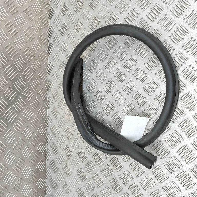 Motora nodalījuma gumija 8V0823723