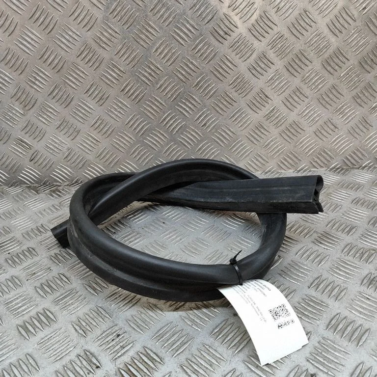 Engine compartment rubber – Porsche Macan (95B) (2014-2018)