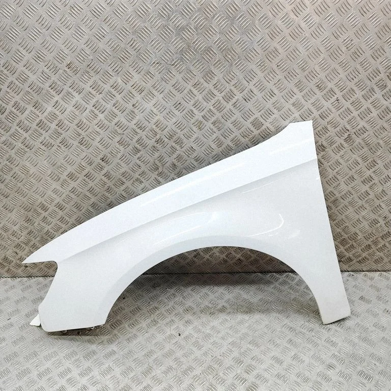 Spārns 8V0821467E