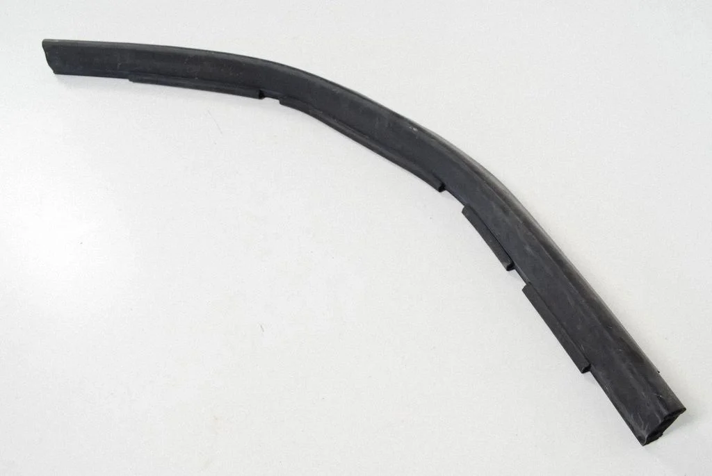 Engine compartment rubber – BMW 4 Series F32 F33 (2013-2020)