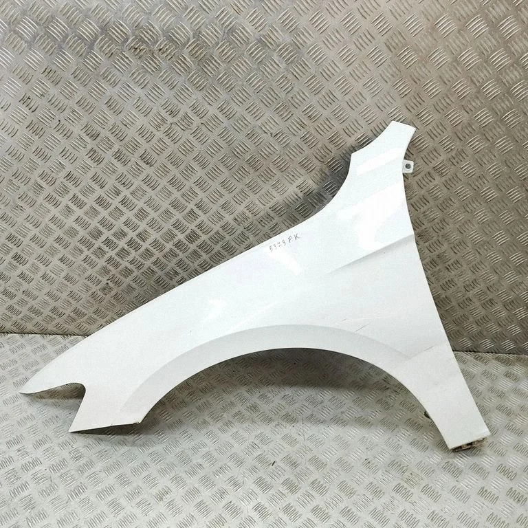 Spārns 3G0821021A
