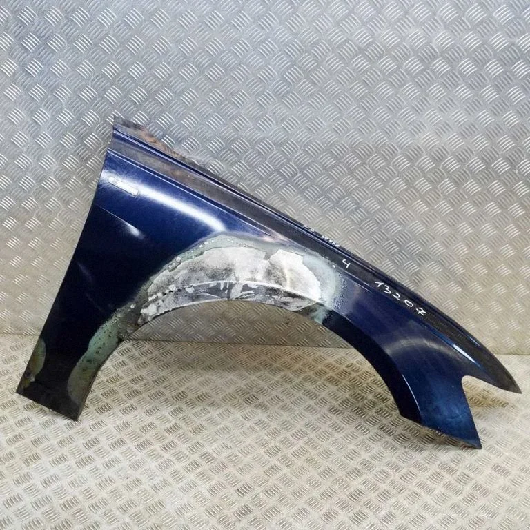 Spārns 4K0821106B
