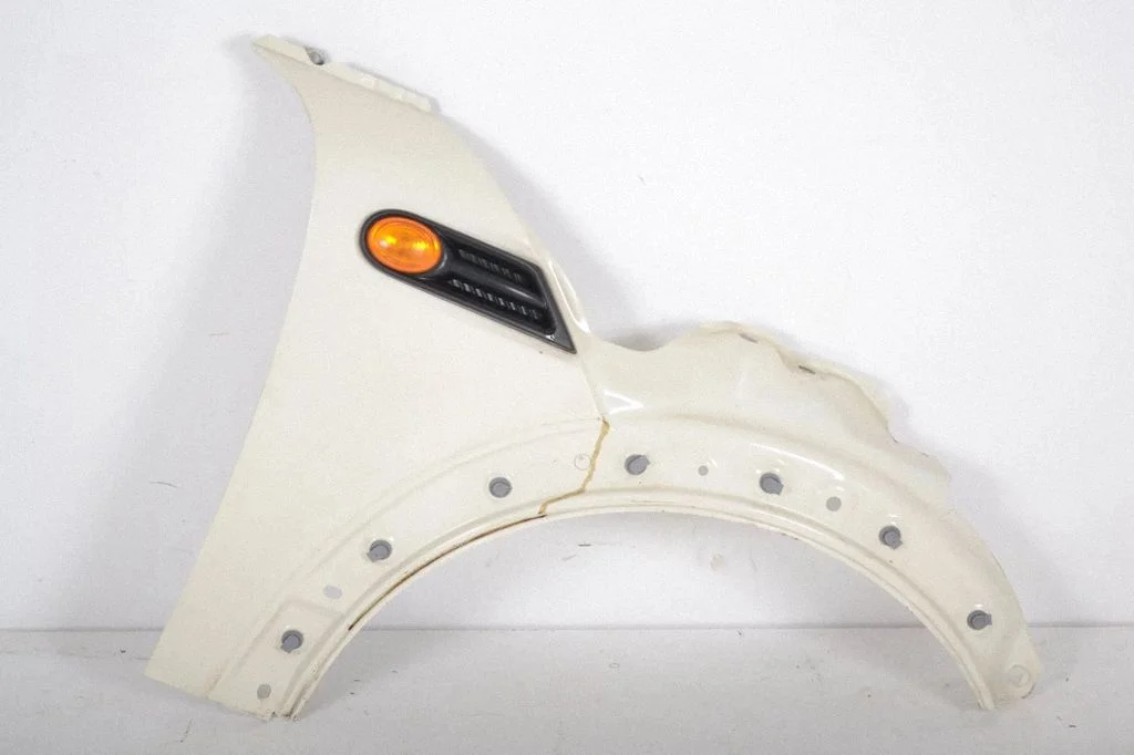 Fender – front right