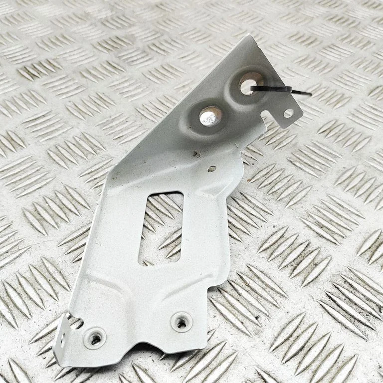 Fender mounting bracket – BMW X5M G05 F95 (2019-)