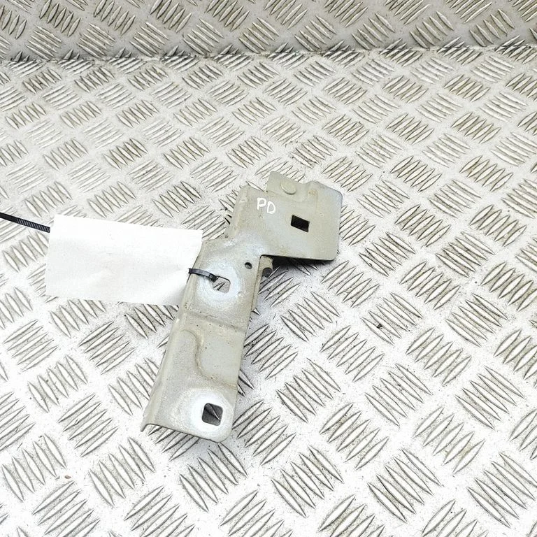 Fender mounting bracket – Renault Zoe (2012-)