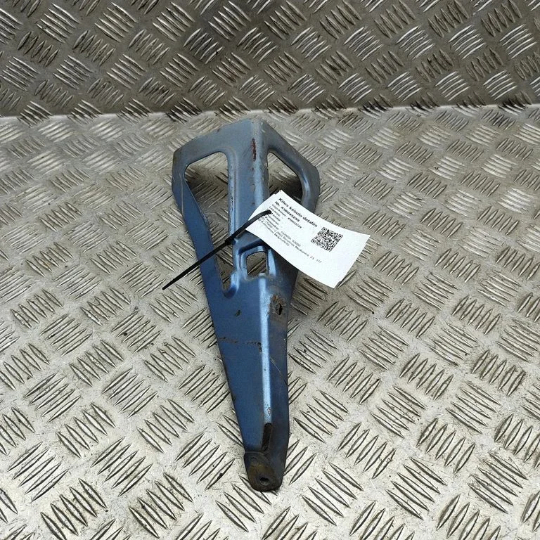 Spārna kronšteins 60262S2A000ZZ