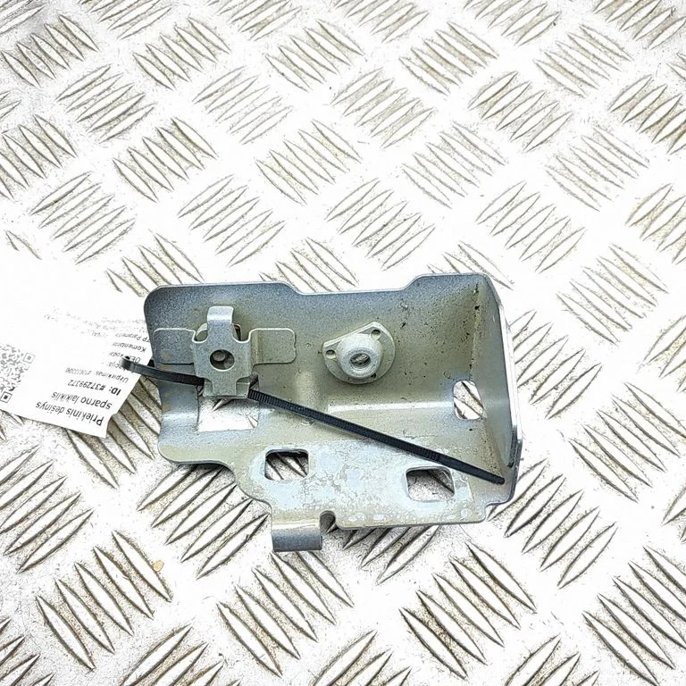 Fender mounting bracket – Renault Zoe (2012-)