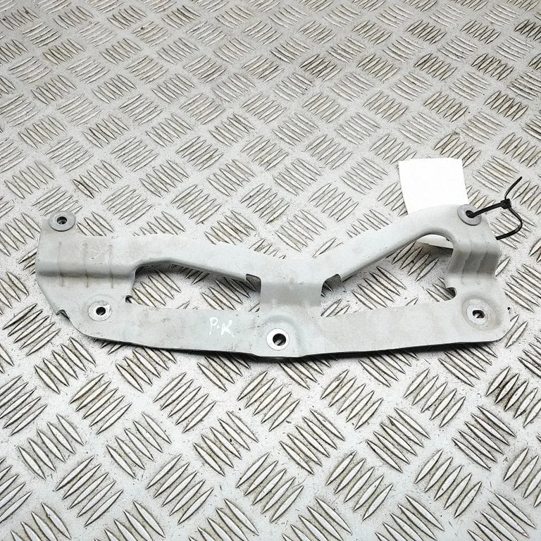 Fender mounting bracket – Audi RS6 C8 (2019-)