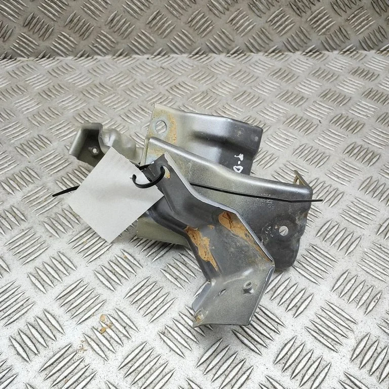 Wspornik błotnika SC2E5301626