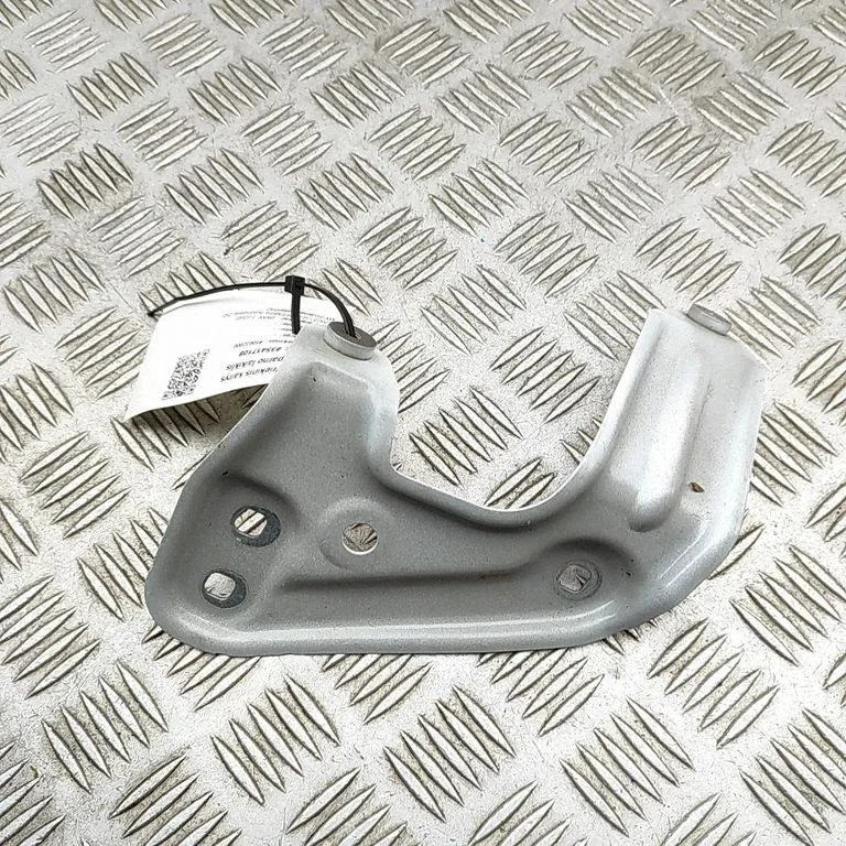 Fender mounting bracket 9621193