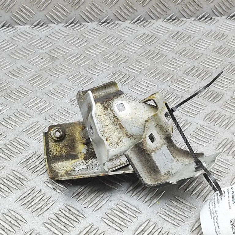 Spārna kronšteins A2228800714