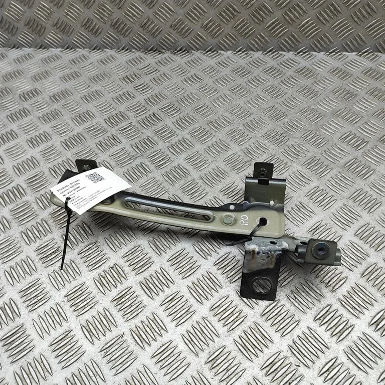 Fender mounting bracket 4M0821168A