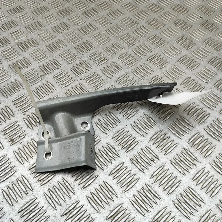 Fender mounting bracket – Volkswagen Tiguan Allspace (2017-)