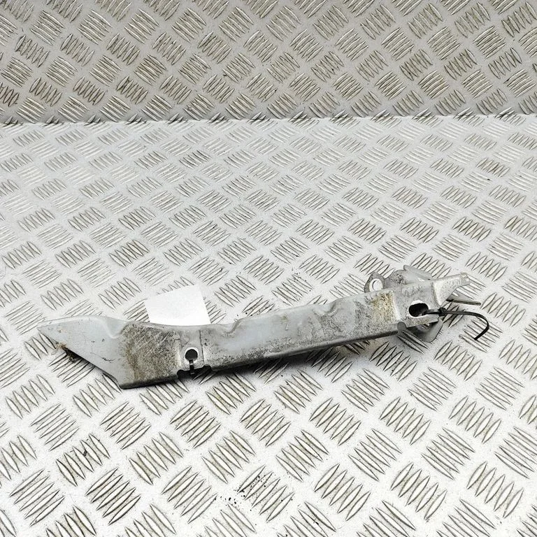 Poritiiva kinnitusklamber 6W8316376AE