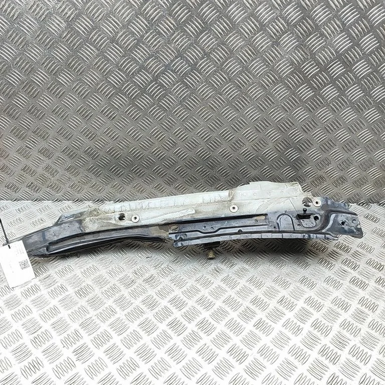 Poritiiva kinnitusklamber – Audi Q7 4L (2005-2015)