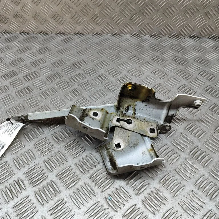Fender mounting bracket A2228800914