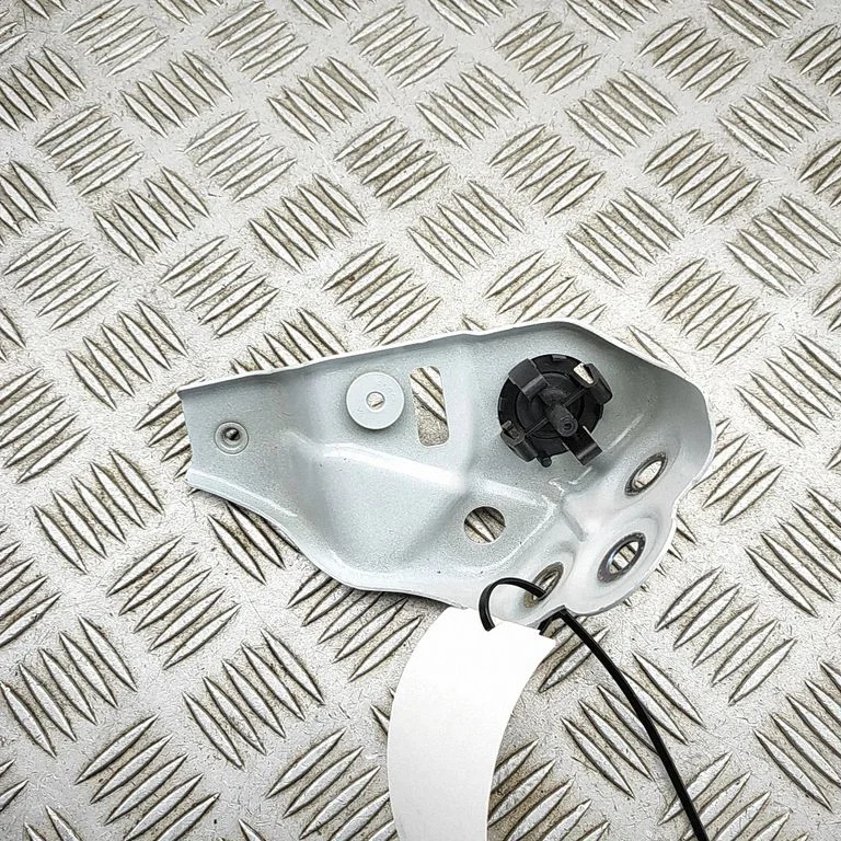 Fender mounting bracket – BMW X6 G06 (2019-)
