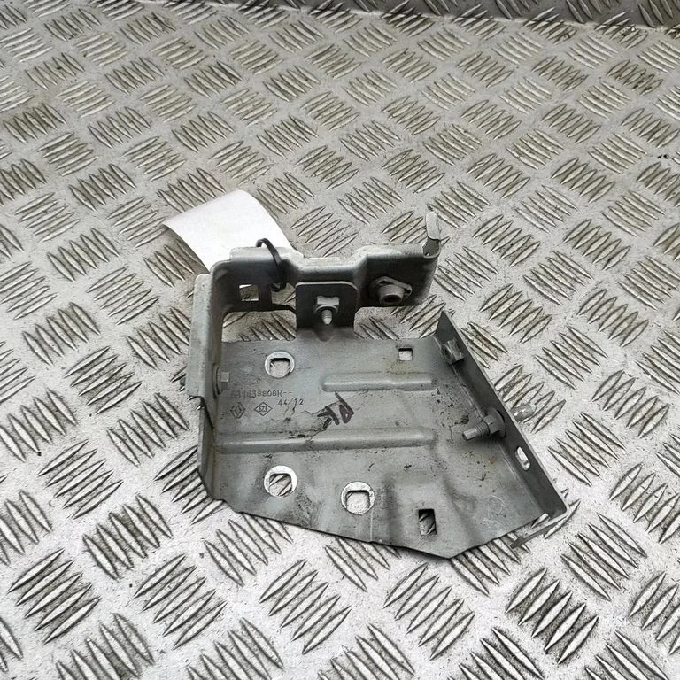 Poritiiva kinnitusklamber – Renault Master III (2010-2024)