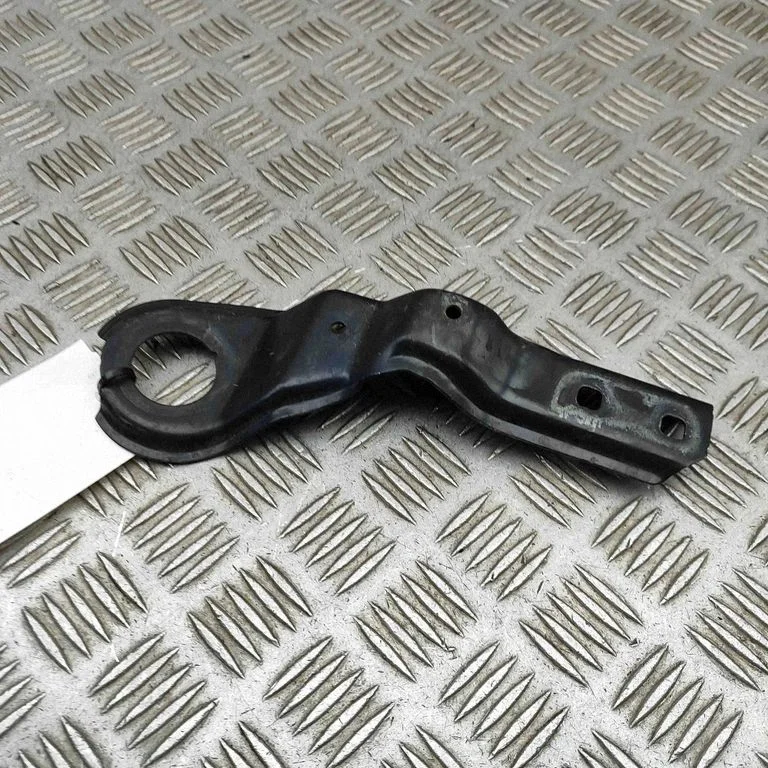 Fender mounting bracket 7355991