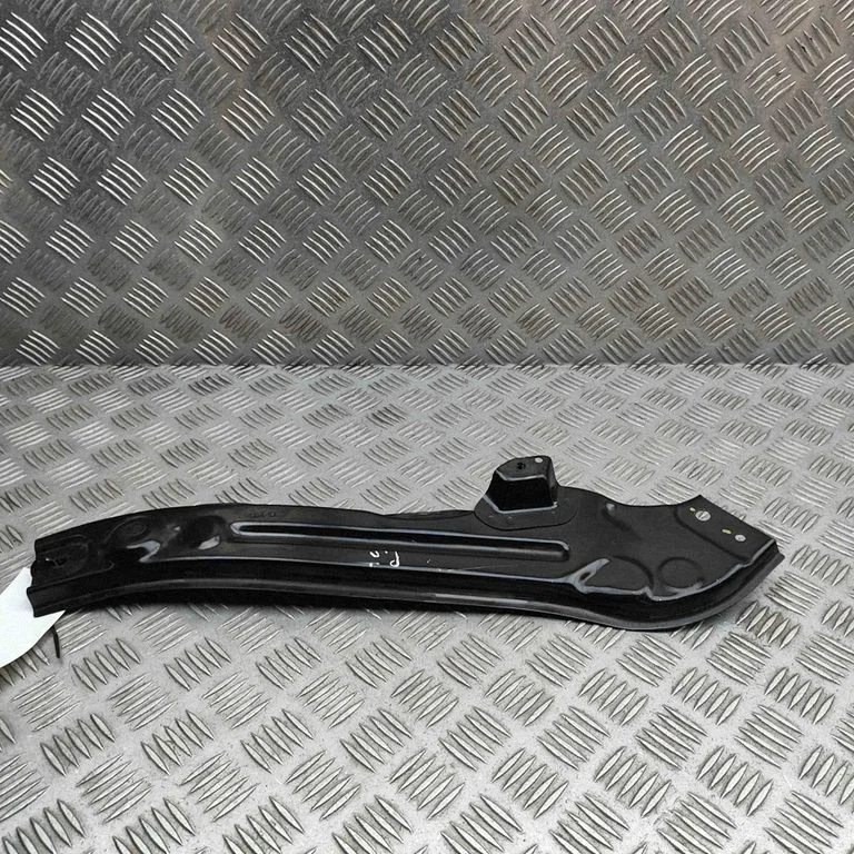 Fender mounting bracket SC2EM5301570