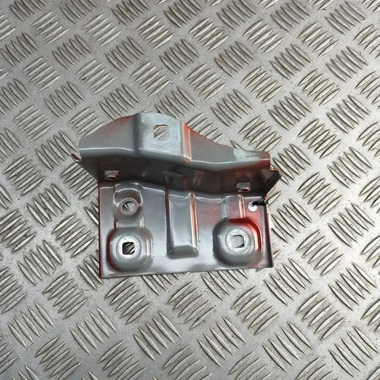 Fender mounting bracket 663511250R