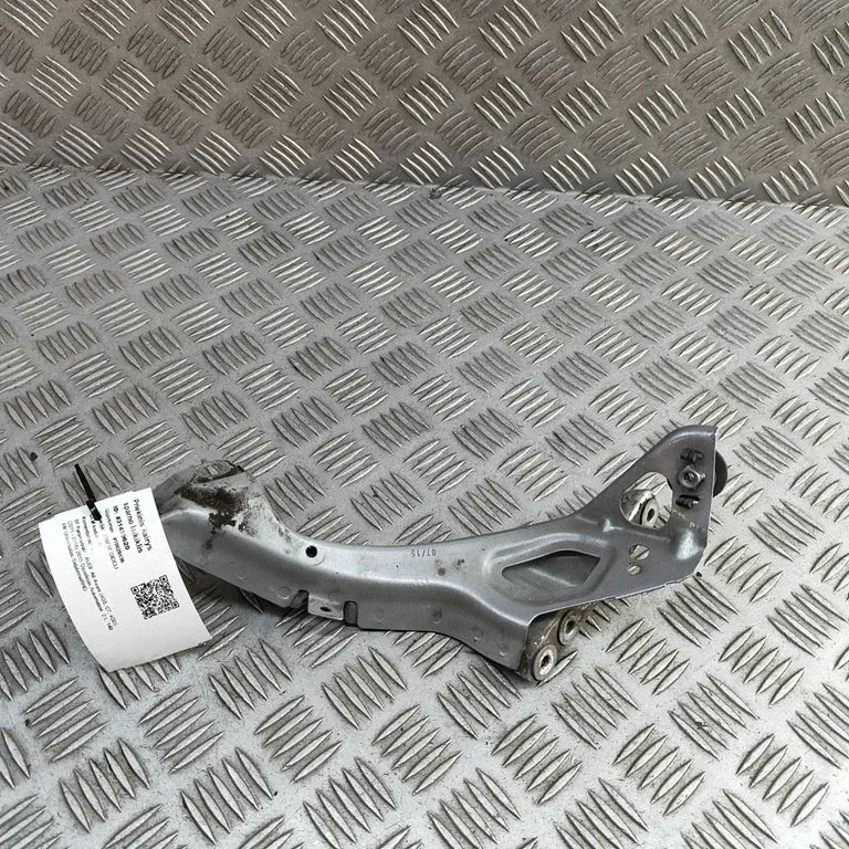 Fender mounting bracket 4G0821135A