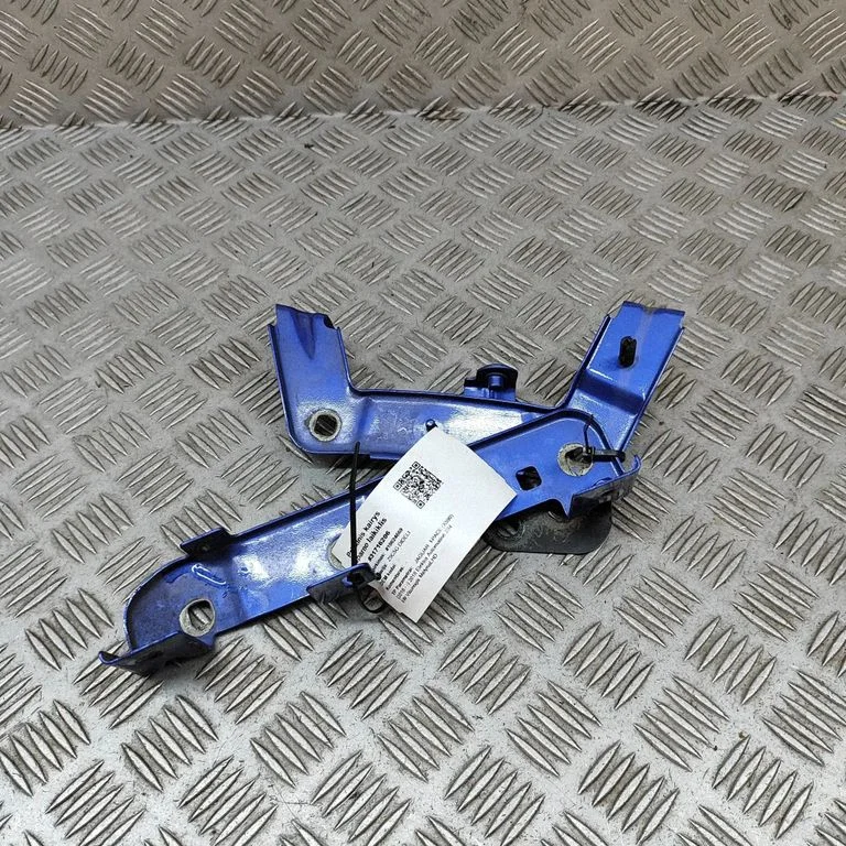 Fender mounting bracket J9D316A143AB