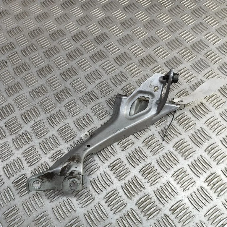 Fender mounting bracket 4G0821136A