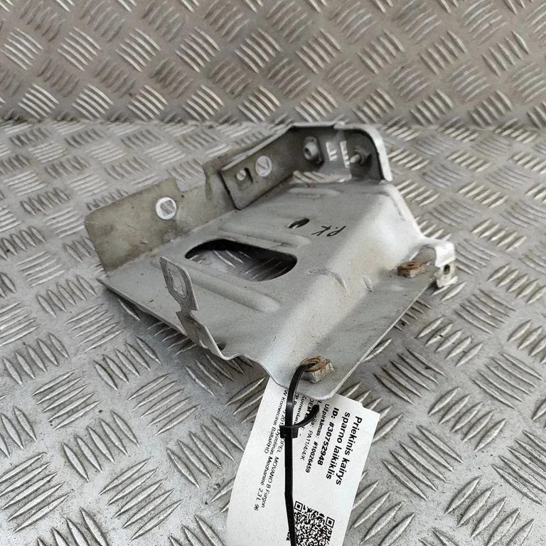 Spārna kronšteins 03G37490R